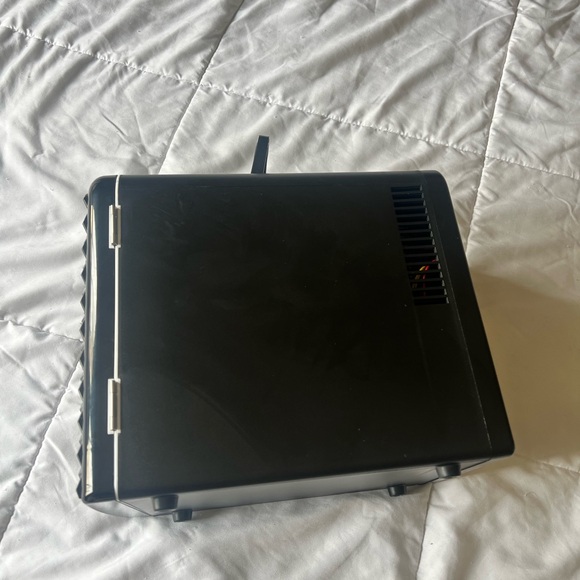 New mini refrigerator by Frigidaire - Picture 8 of 12